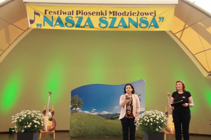 Dyrektor Wiślańskiego Centrum Kultury-Katarzyna Czyż-Kaźmierczak z prowadzącą Marleną Fizek